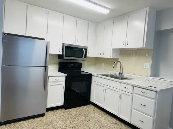$1,650 | 3718 138th Avenue North, Unit 2, Largo, FL 33771