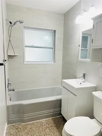 $1,650 | 3718 138th Avenue North, Unit 2, Largo, FL 33771