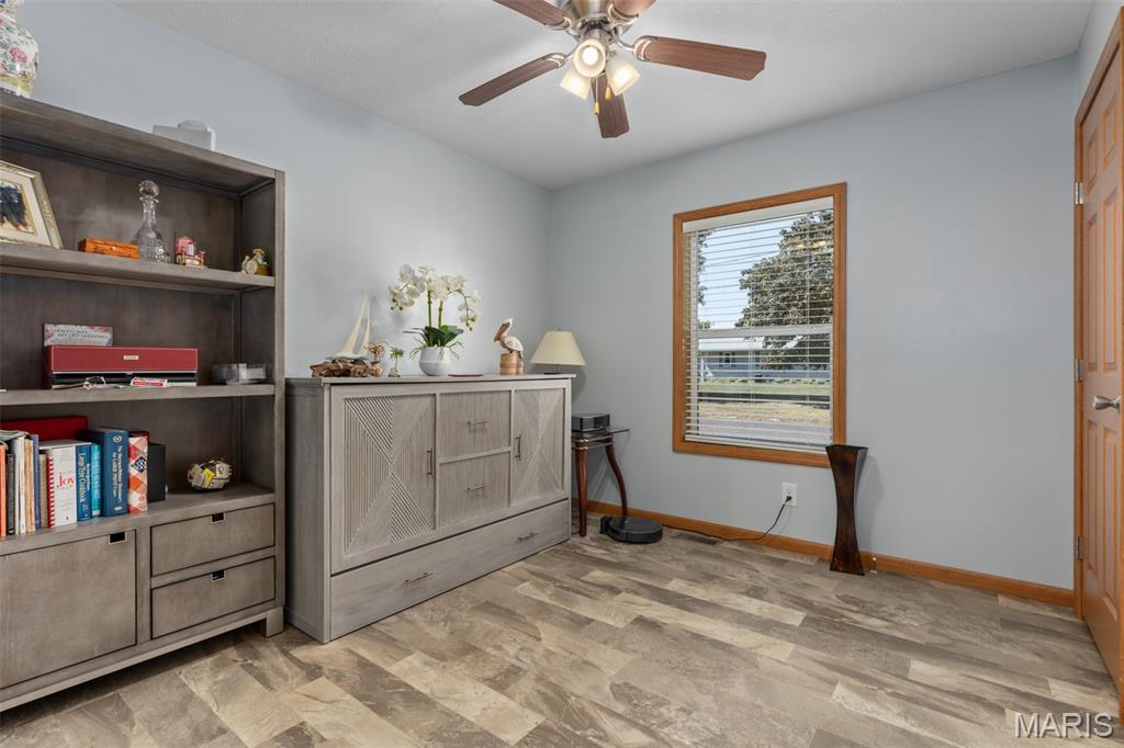 704 North Monroe Street Litchfield, IL 62056 - Photo 18 of 25