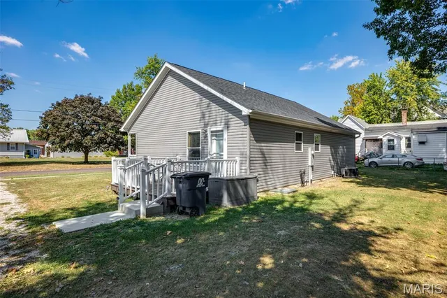 $167,000 | 704 North Monroe Street, Litchfield, IL 62056