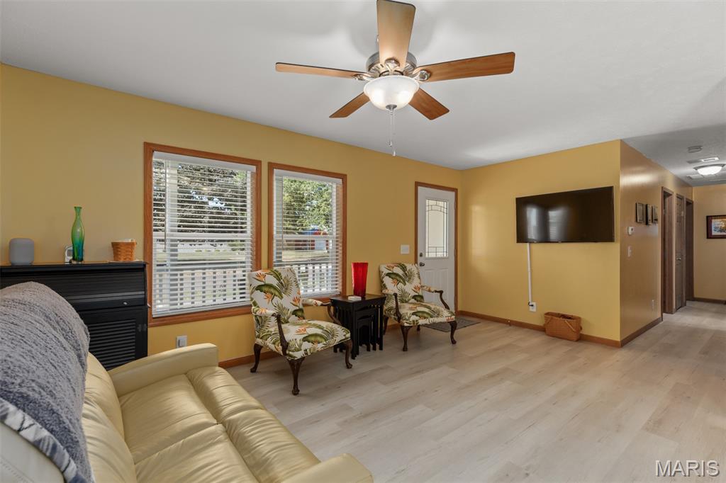 704 North Monroe Street Litchfield, IL 62056 - Photo 8 of 25