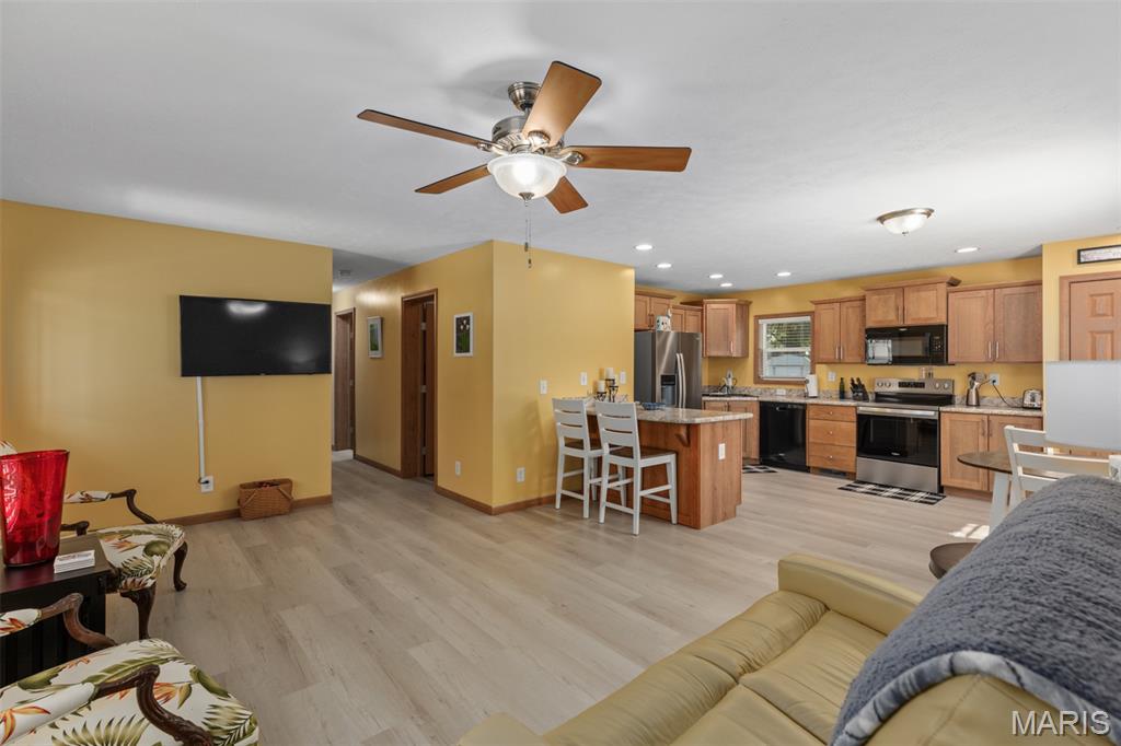 704 North Monroe Street Litchfield, IL 62056 - Photo 9 of 25