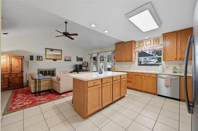 $350,000 | 1703 Park Hill Drive, Arlington, TX 76012