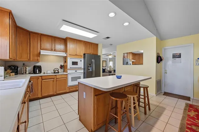 $350,000 | 1703 Park Hill Drive, Arlington, TX 76012