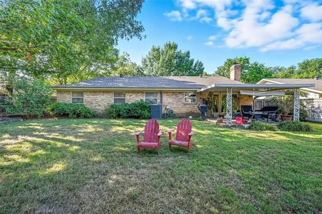 $350,000 | 1703 Park Hill Drive, Arlington, TX 76012