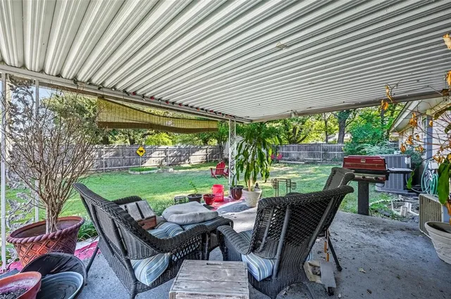 $350,000 | 1703 Park Hill Drive, Arlington, TX 76012