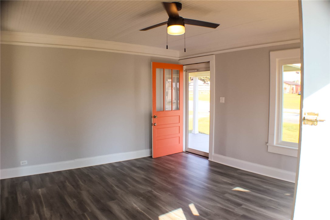 300 Betsy Street Iva, SC 29655 - Photo 2 of 46 Living room