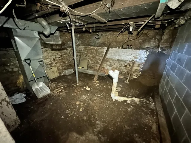 $79,900 | 110 West Schaffer Street, Dakota, IL 61018