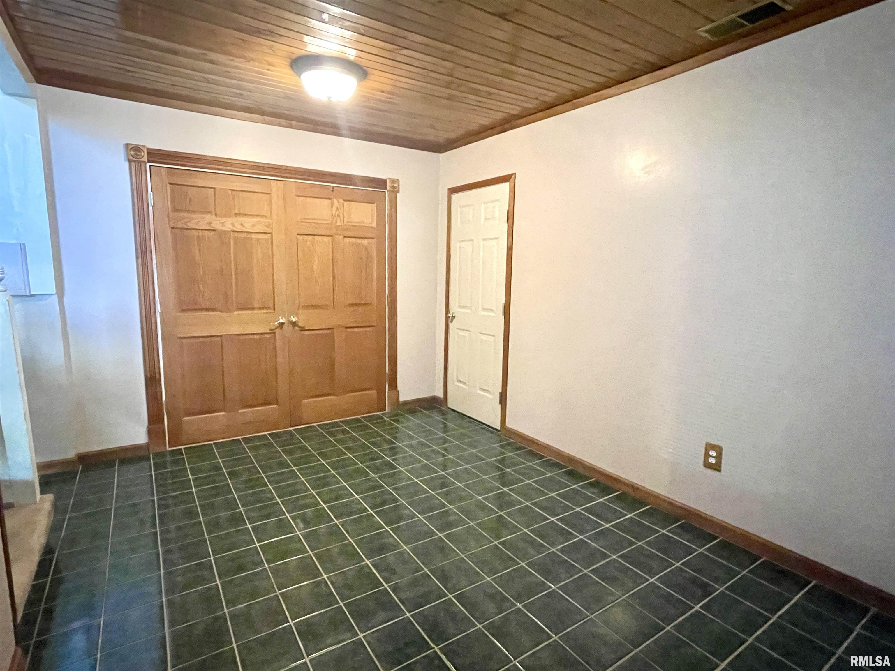 5121 South Sir Lionel Court Mapleton, IL 61547 - Photo 8 of 47