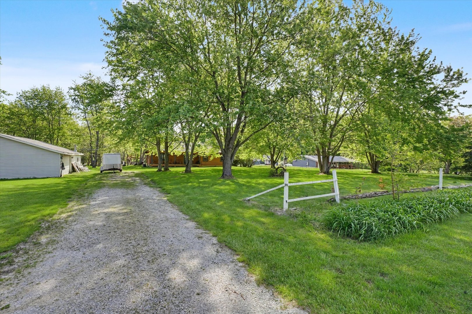 2431 North 1450 East Road Mansfield, IL 61854 - Photo 7 of 78 a view of a park with plants and trees