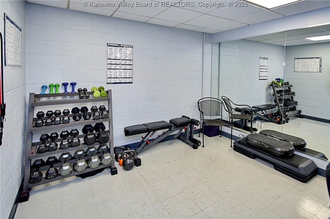1800 Roundhill Road, Unit 1703 Charleston, WV 25314 - Photo 6 of 37 Gallery Image 6