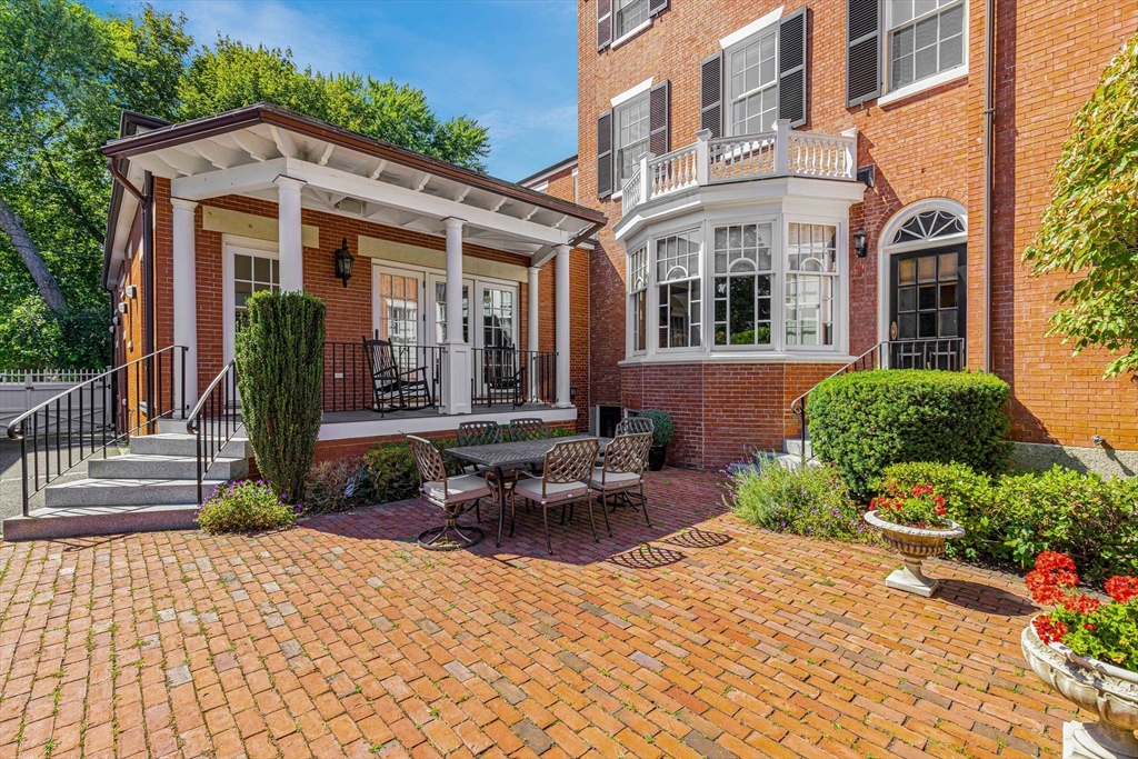 26 Winter Street Salem, MA 01970 - Photo 16 of 42 a front view of a house