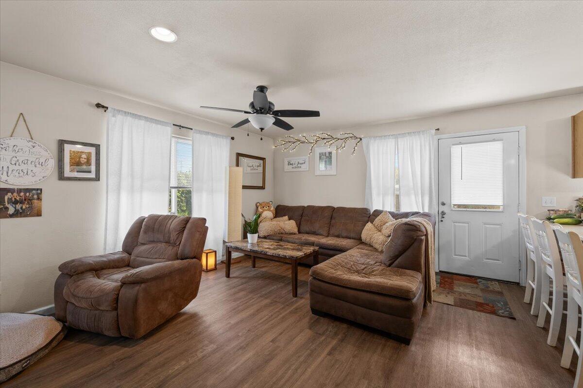 114 Cedar Street Central Point, OR 97502 - Photo 7 of 47 06-CI_2888