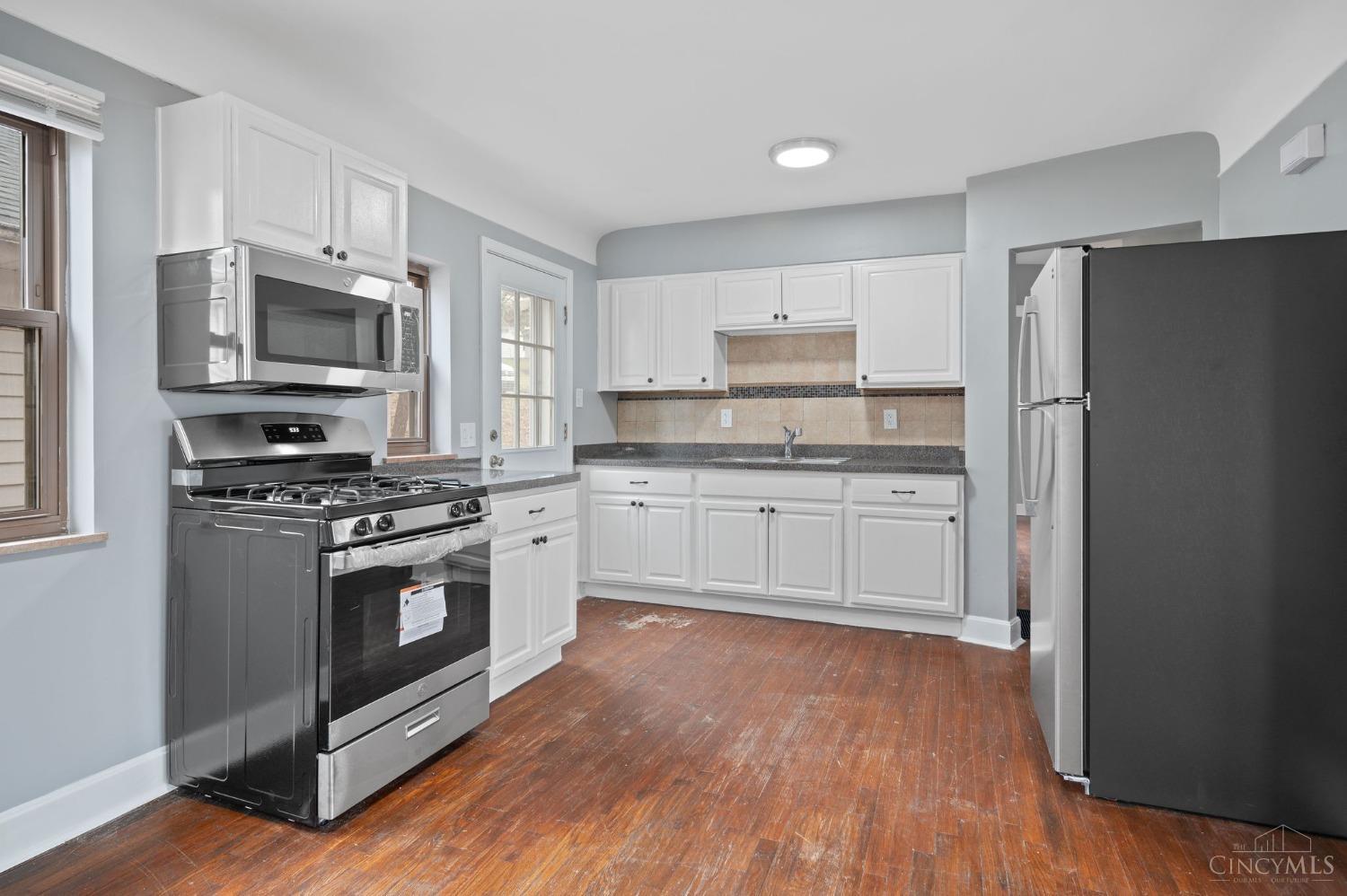 4297 Foley Road Cincinnati, OH 45238 - Photo 10 of 33