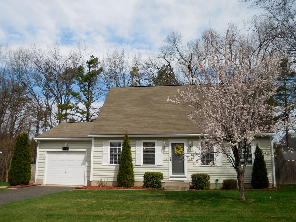 76 Pheasant Drive Springfield, MA 01119 - Photo 1 of 23