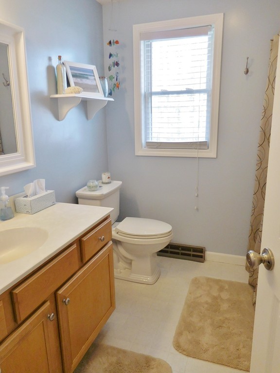 76 Pheasant Drive Springfield, MA 01119 - Photo 14 of 23