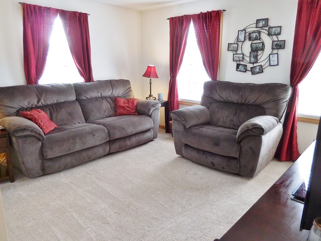 76 Pheasant Drive Springfield, MA 01119 - Photo 8 of 23