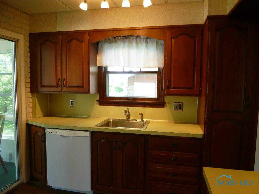 28520 White Road Perrysburg, OH 43551 - Photo 6 of 19 Gallery Image 6