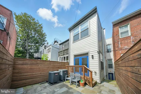 $1,150,000 | 1831 North Capitol Street Northeast, Washington, DC 20002