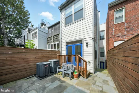 $1,150,000 | 1831 North Capitol Street Northeast, Washington, DC 20002