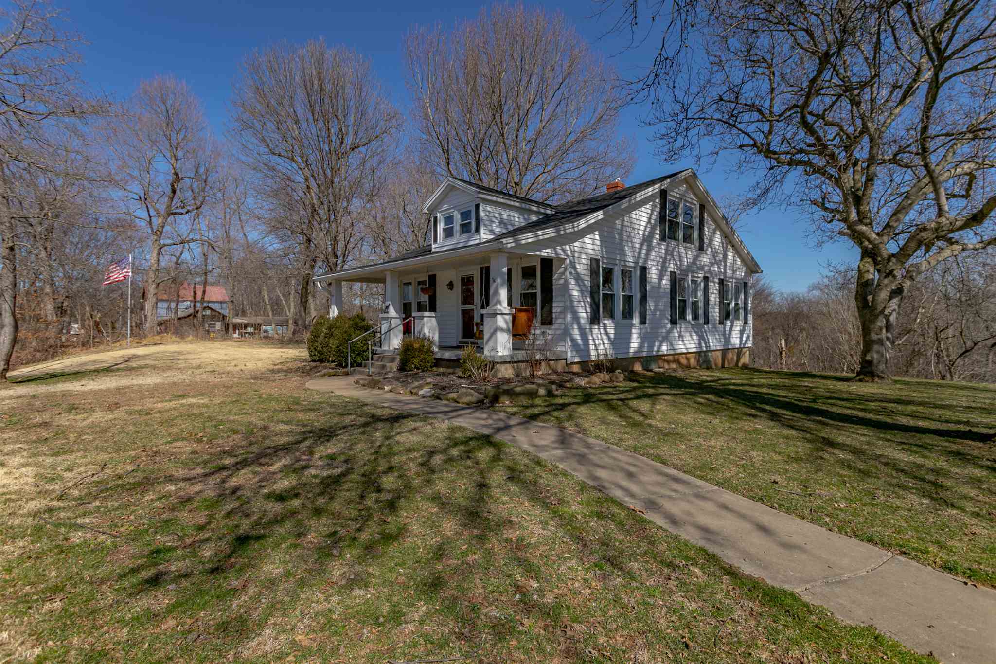 8066 South Yankeetown Road Newburgh, IN 47630 - Photo 2 of 36 Gallery Image 2