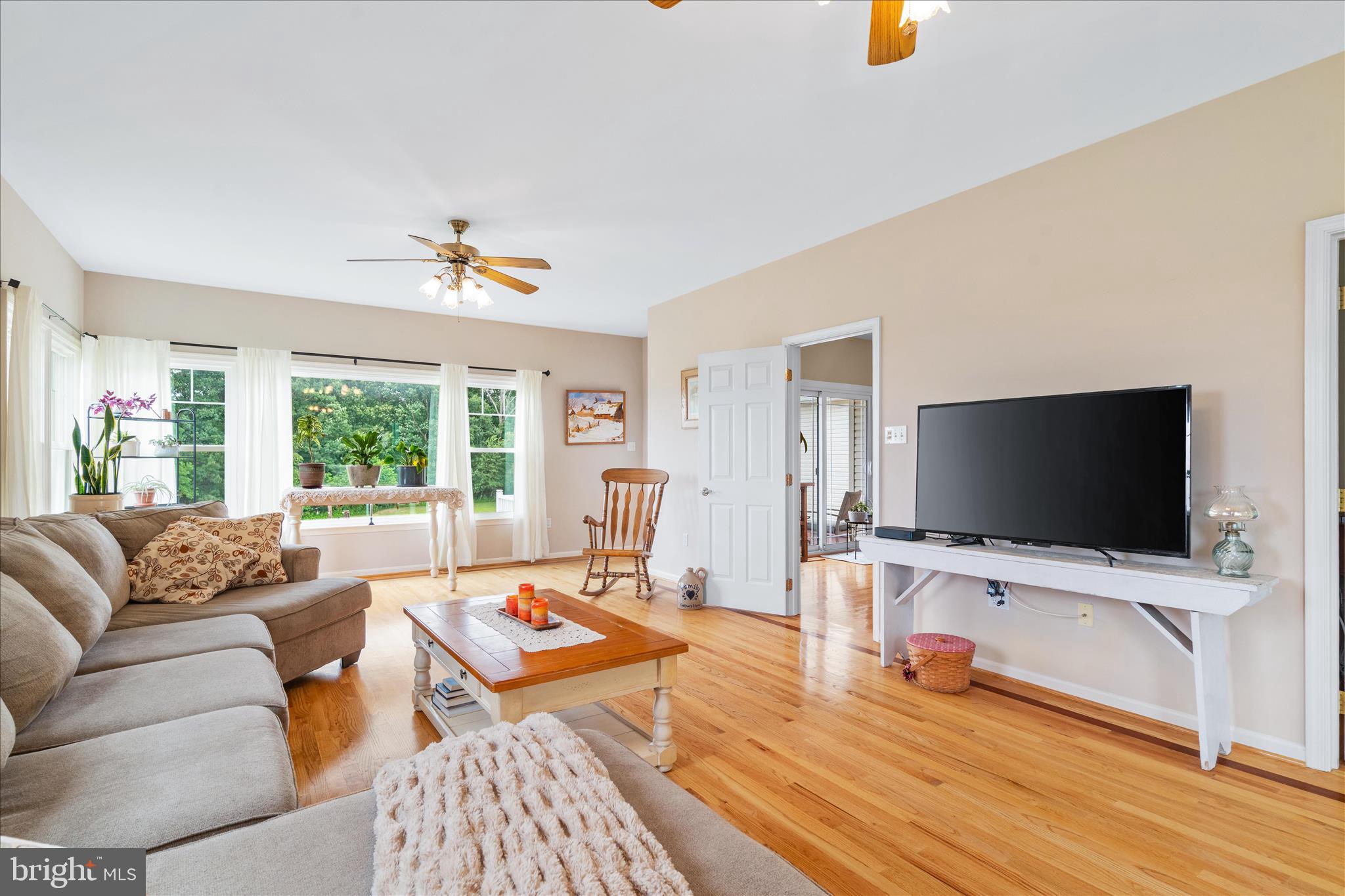 11841 Cash Smith Road Keymar, MD 21757 - Photo 21 of 81 Living Room