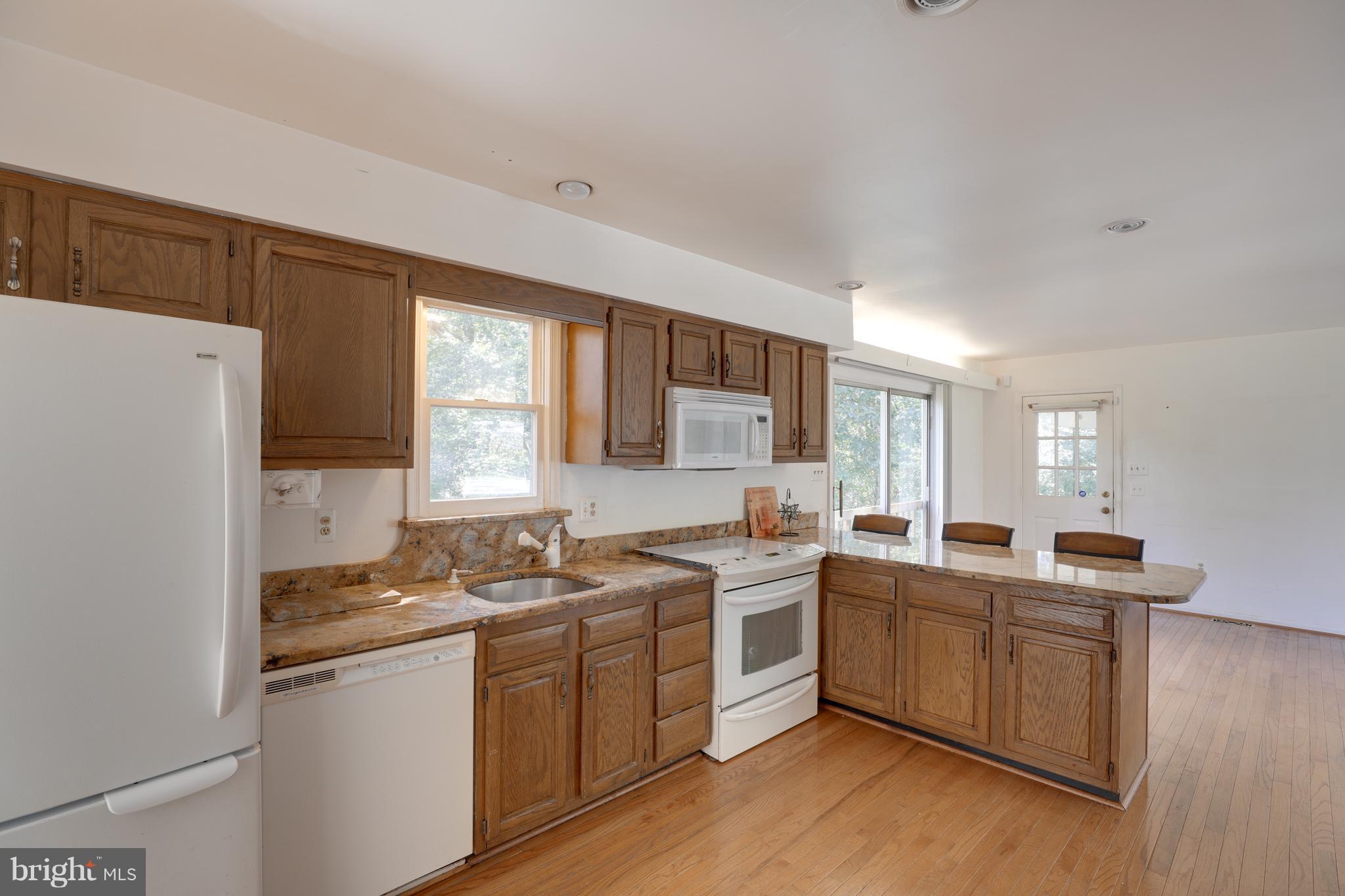 11702 Piscataway Road Clinton, MD 20735 - Photo 11 of 30 Kitchen