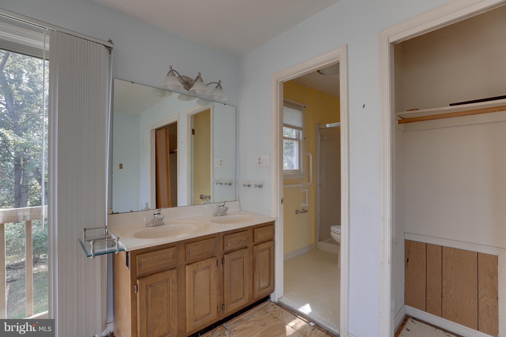 11702 Piscataway Road Clinton, MD 20735 - Photo 17 of 30 Bath (Master)