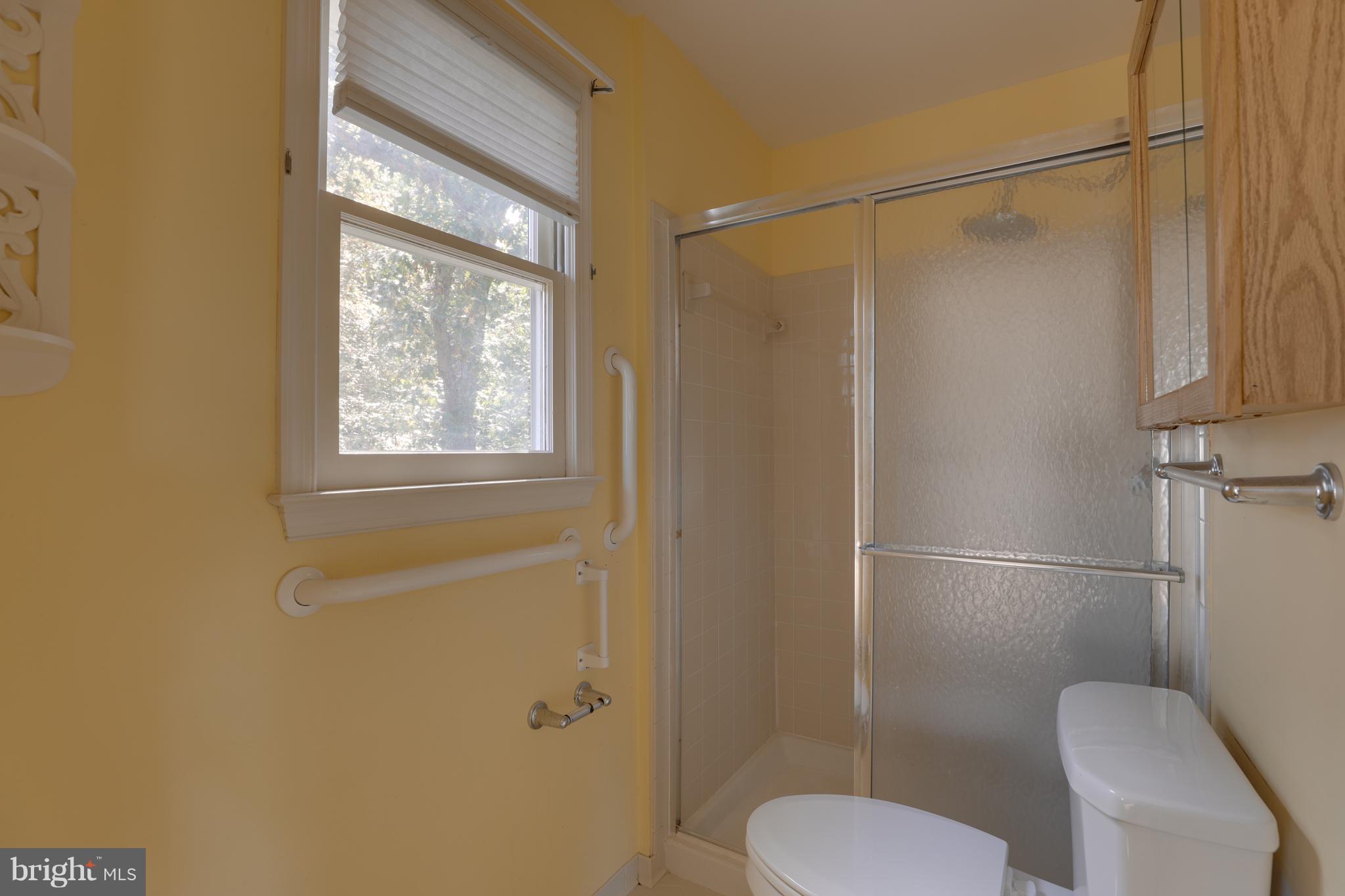 11702 Piscataway Road Clinton, MD 20735 - Photo 18 of 30 Bath (Master)