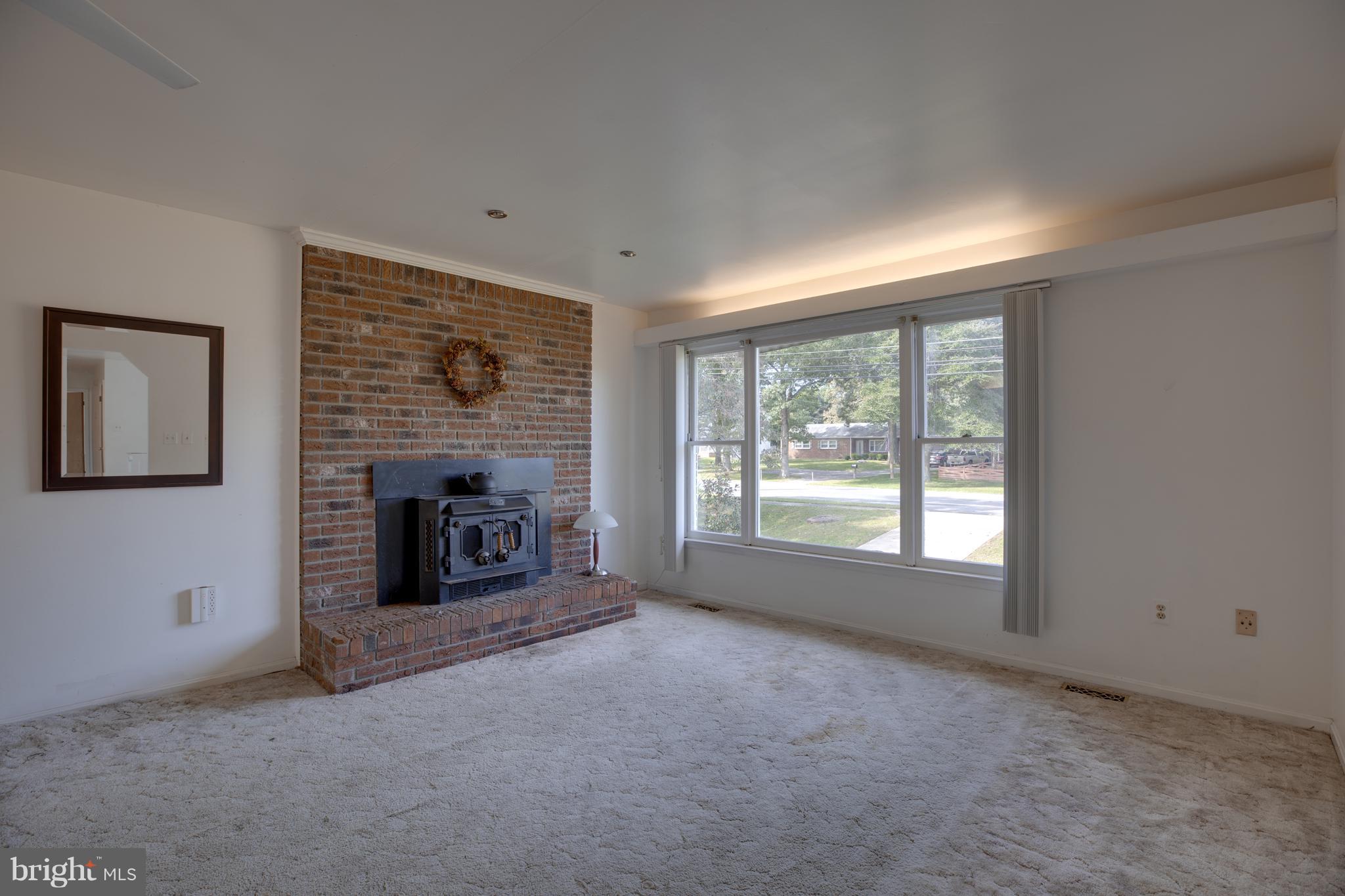 11702 Piscataway Road Clinton, MD 20735 - Photo 6 of 30 Family Room