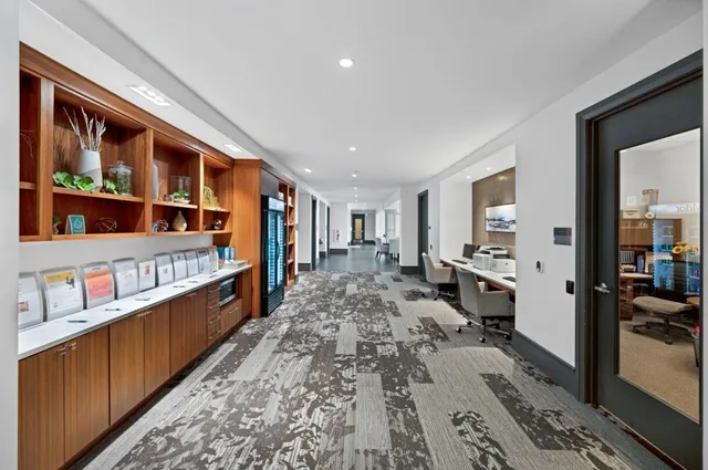 $2,690 | 5220 Eden Avenue, Unit 414, Edina, MN 55436