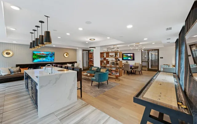 $2,690 | 5220 Eden Avenue, Unit 414, Edina, MN 55436