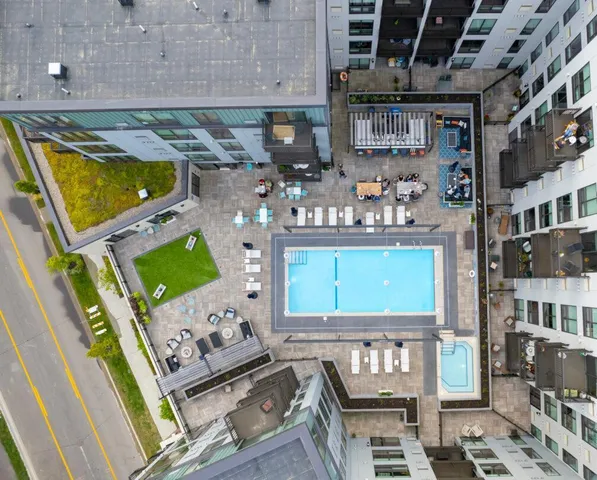 $2,690 | 5220 Eden Avenue, Unit 414, Edina, MN 55436