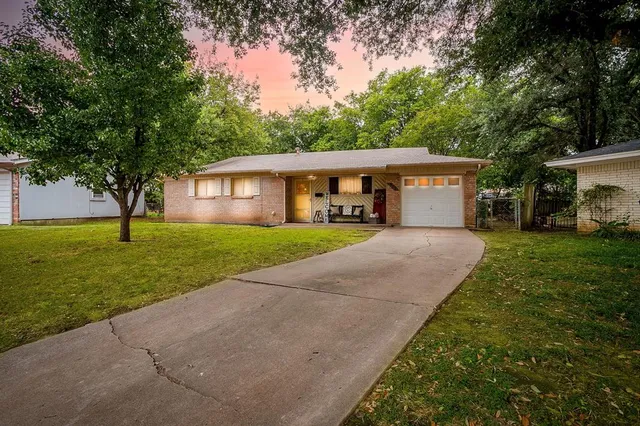 $245,000 | 312 Gardenia Court, Burleson, TX 76028