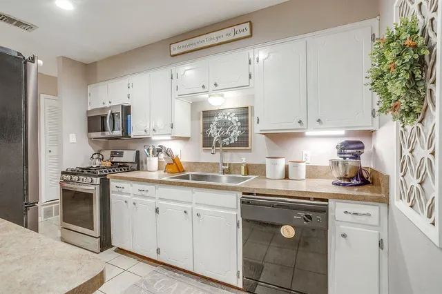 $245,000 | 312 Gardenia Court, Burleson, TX 76028