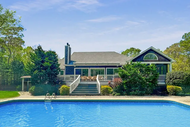 $1,890,000 | 48 Douglas Court, Hampton Bays, NY 11946