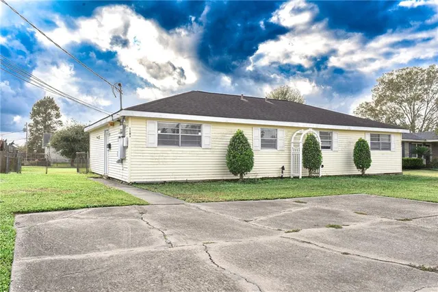 $1,450 | 108 Nu Street, Unit A, Belle Chasse, LA 70037