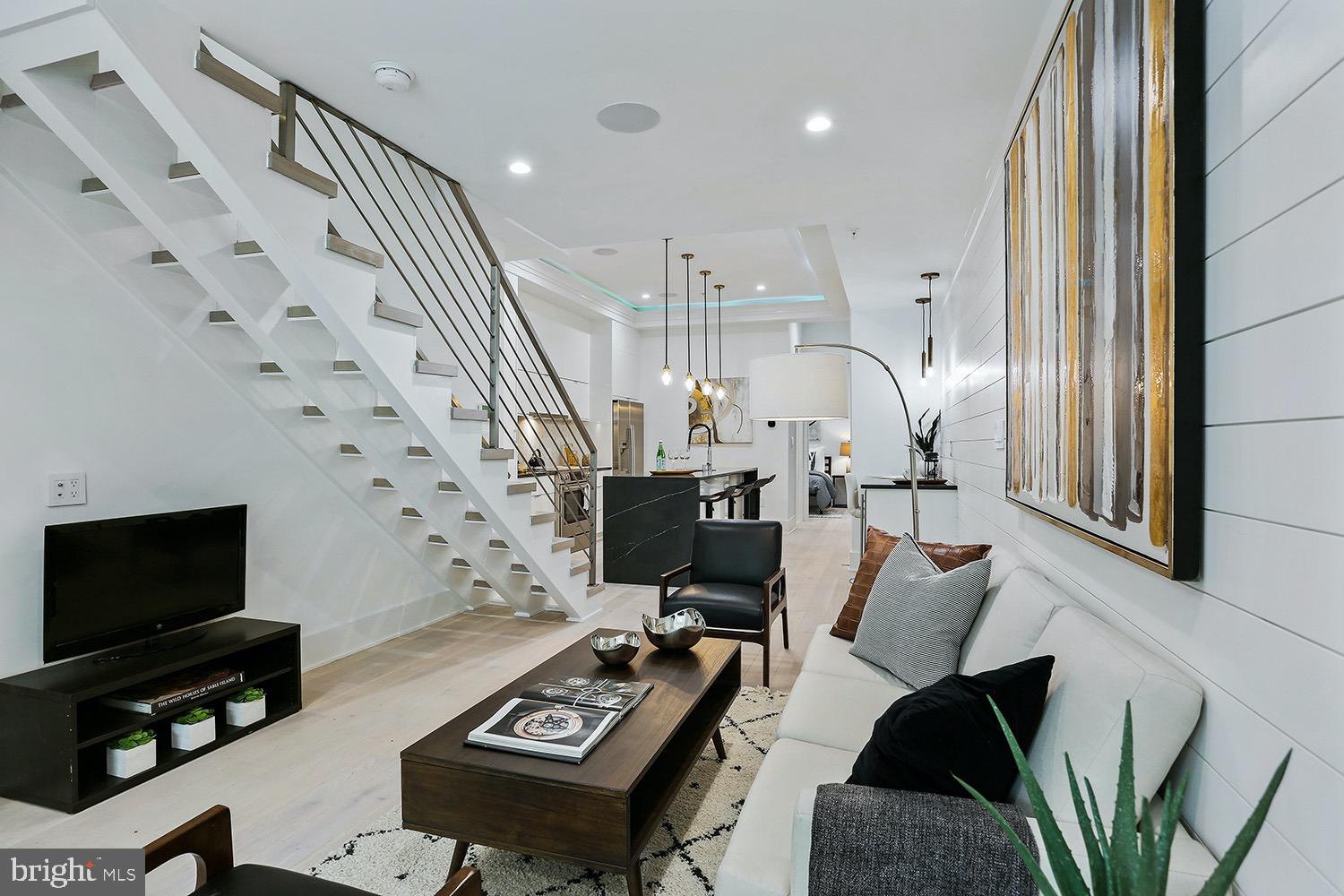 4 R Street Northwest, Unit 2 Washington, DC 20001 - Photo 4 of 28 Gallery Image 4