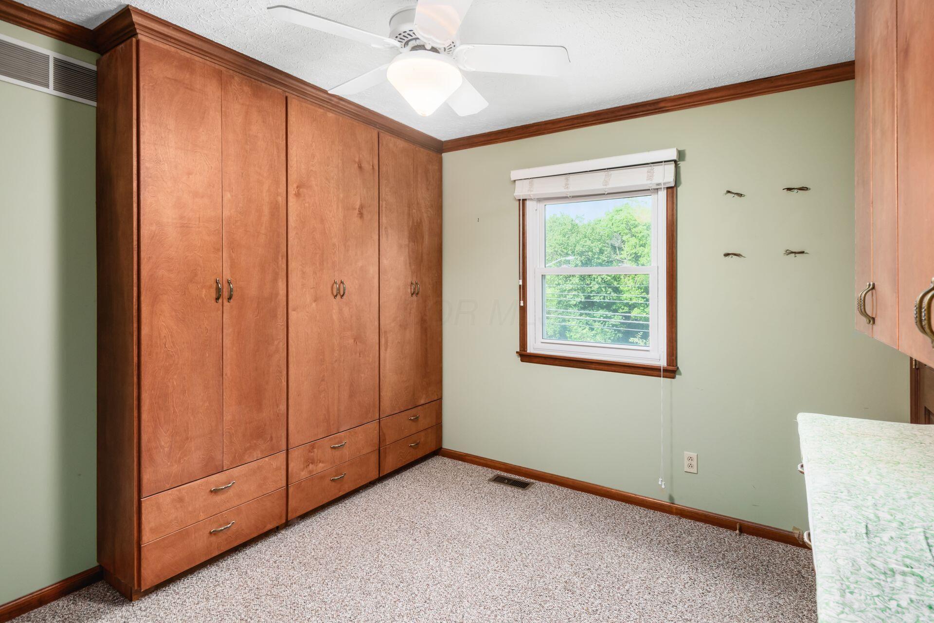 6945 Cooper Road Columbus, OH 43231 - Photo 27 of 48 020_a53d1041a3_g cooper rd-50