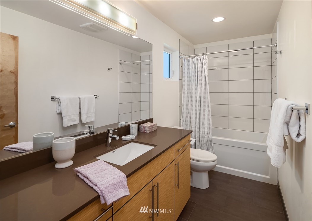 1818 North 55th Street Seattle, WA 98103 - Photo 18 of 25 Gallery Image 18