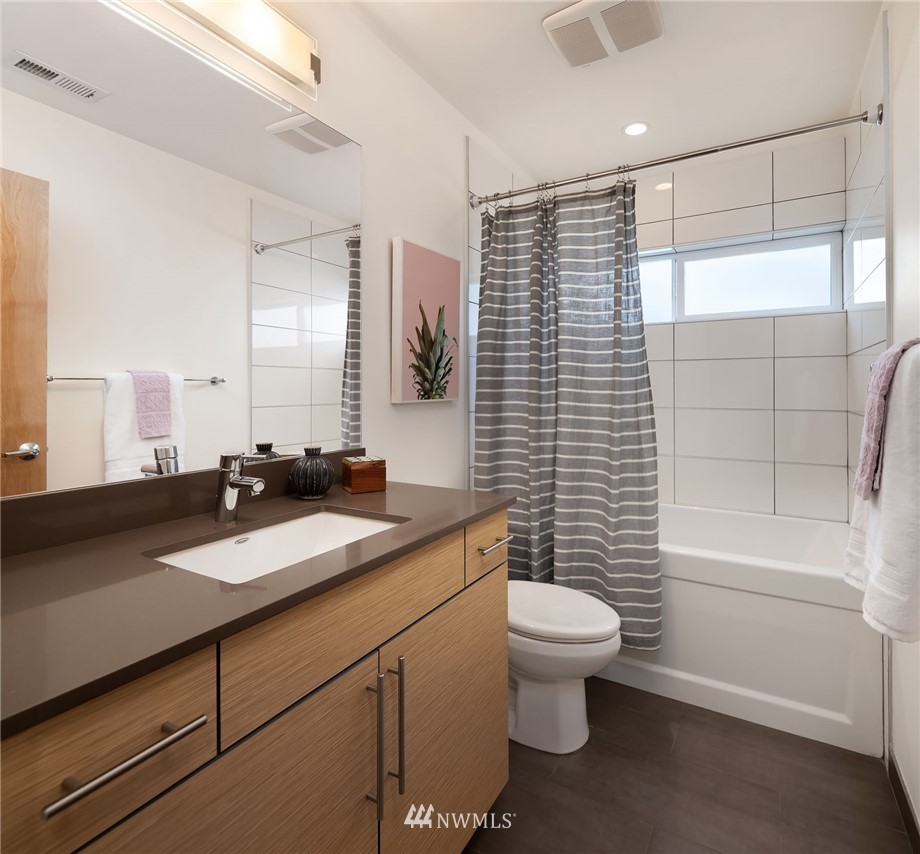 1818 North 55th Street Seattle, WA 98103 - Photo 22 of 25 Gallery Image 22