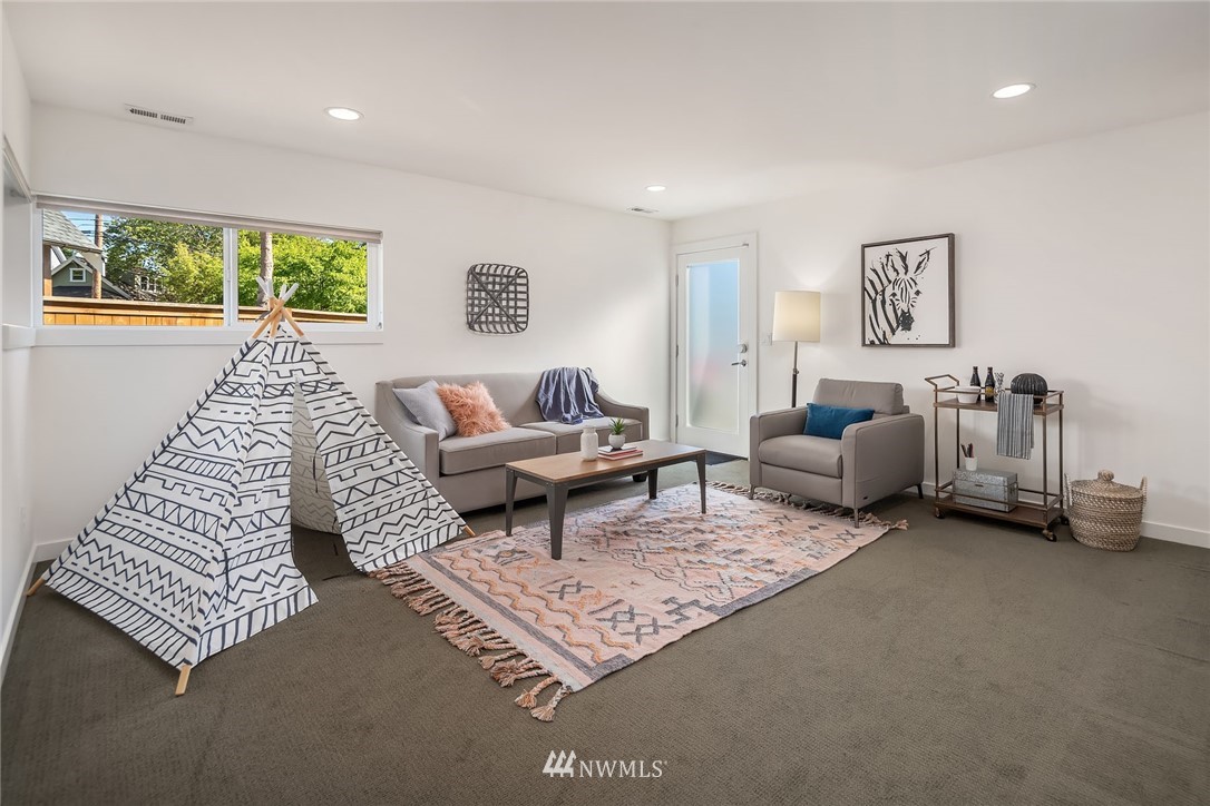 1818 North 55th Street Seattle, WA 98103 - Photo 23 of 25 Gallery Image 23