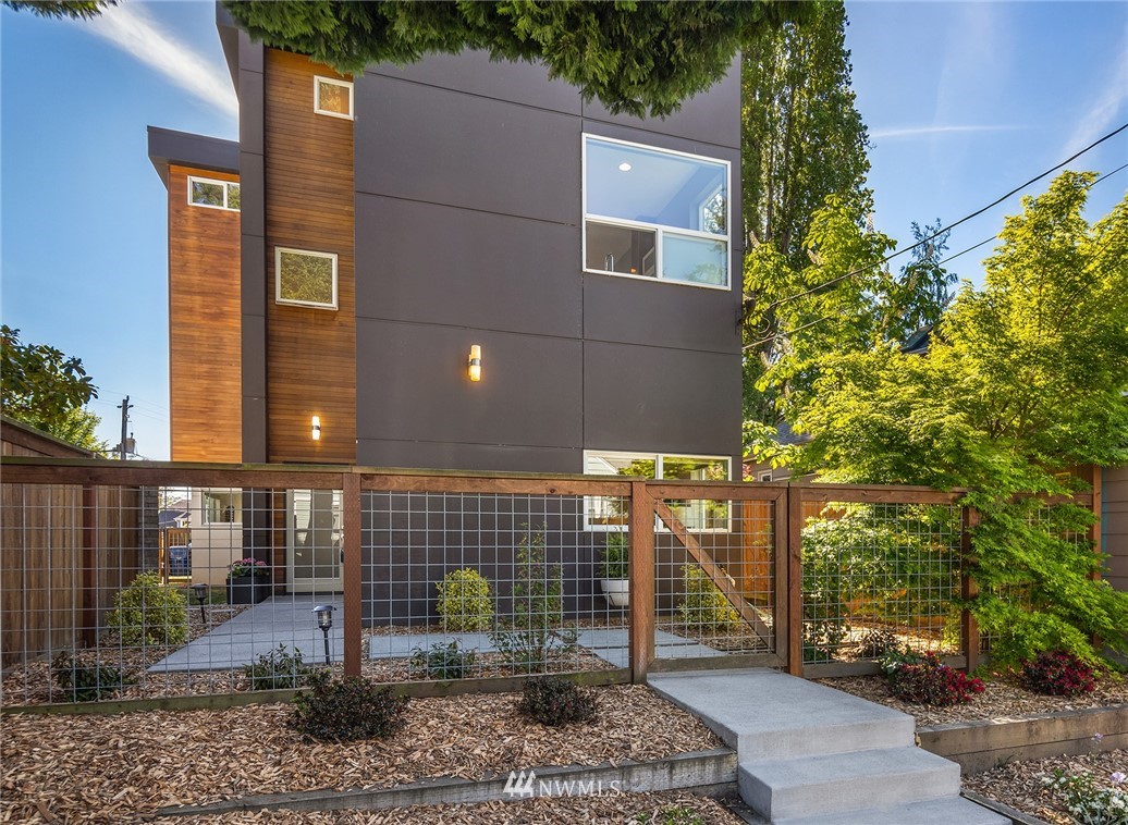 1818 North 55th Street Seattle, WA 98103 - Photo 24 of 25 Gallery Image 24