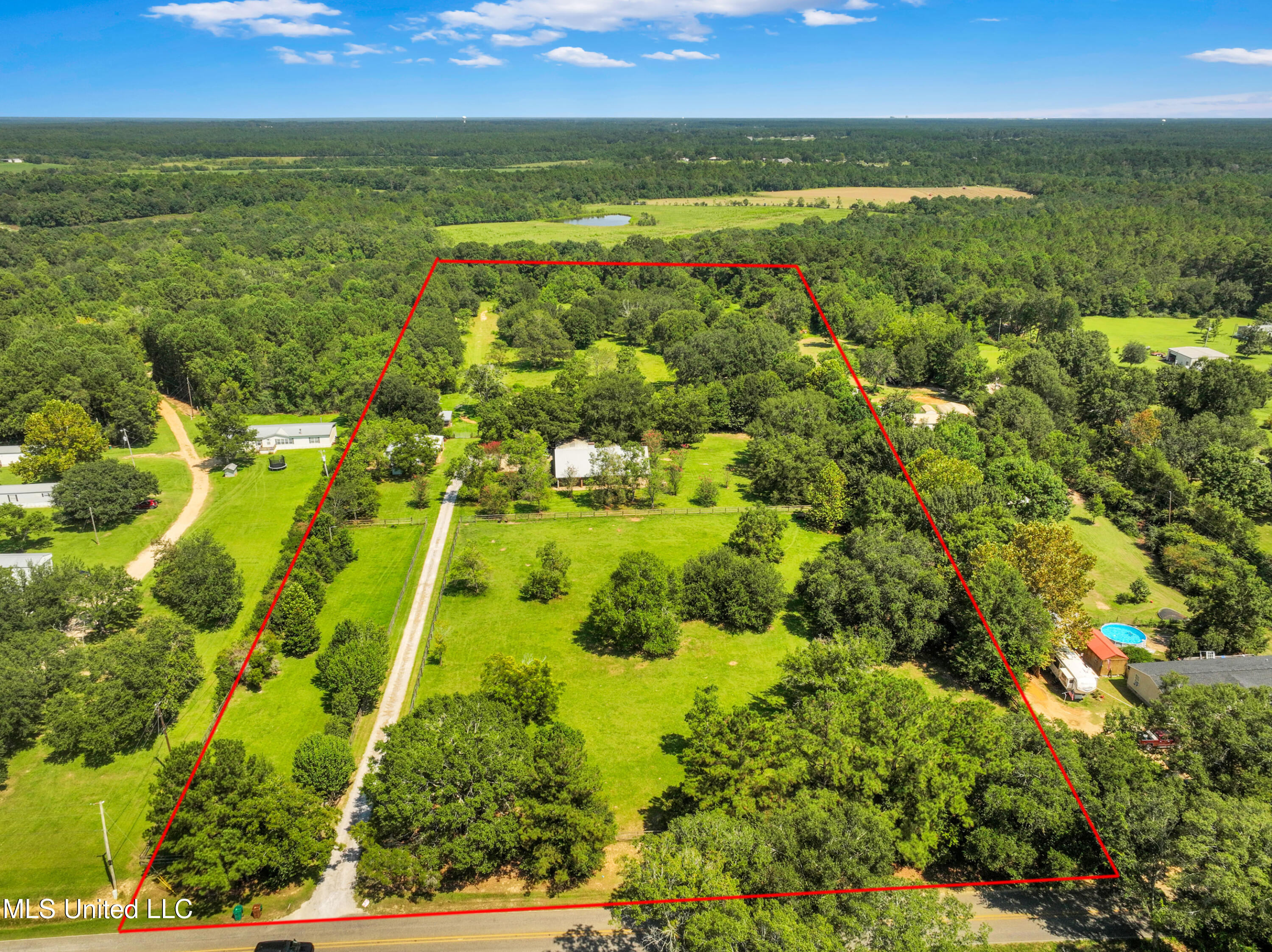 15160 Big Creek Road Gulfport, MS 39503 - Photo 2 of 61 15160BigCreekRd-53