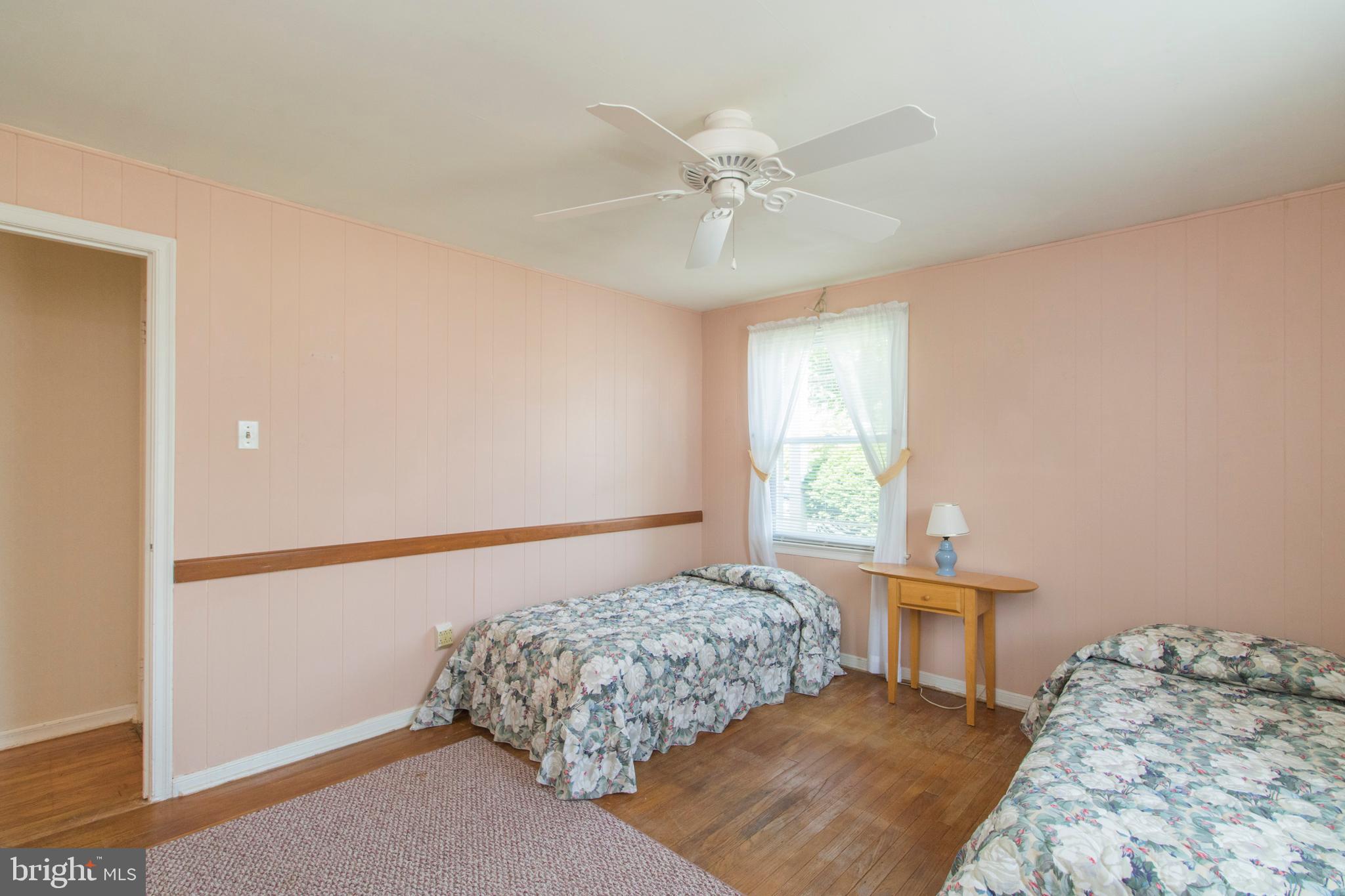 406 Burton Road Oreland, PA 19075 - Photo 25 of 44 2nd bedroom, 1st floor