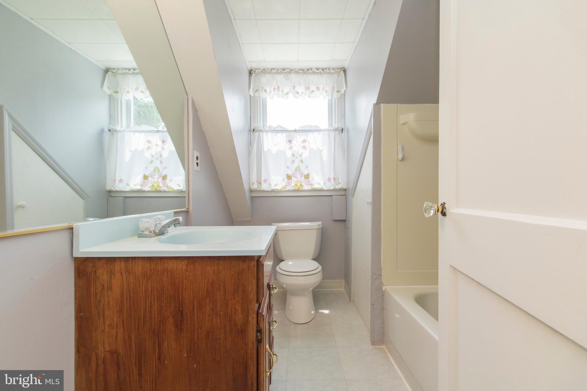 406 Burton Road Oreland, PA 19075 - Photo 37 of 44 Bathroom, 2nd floor