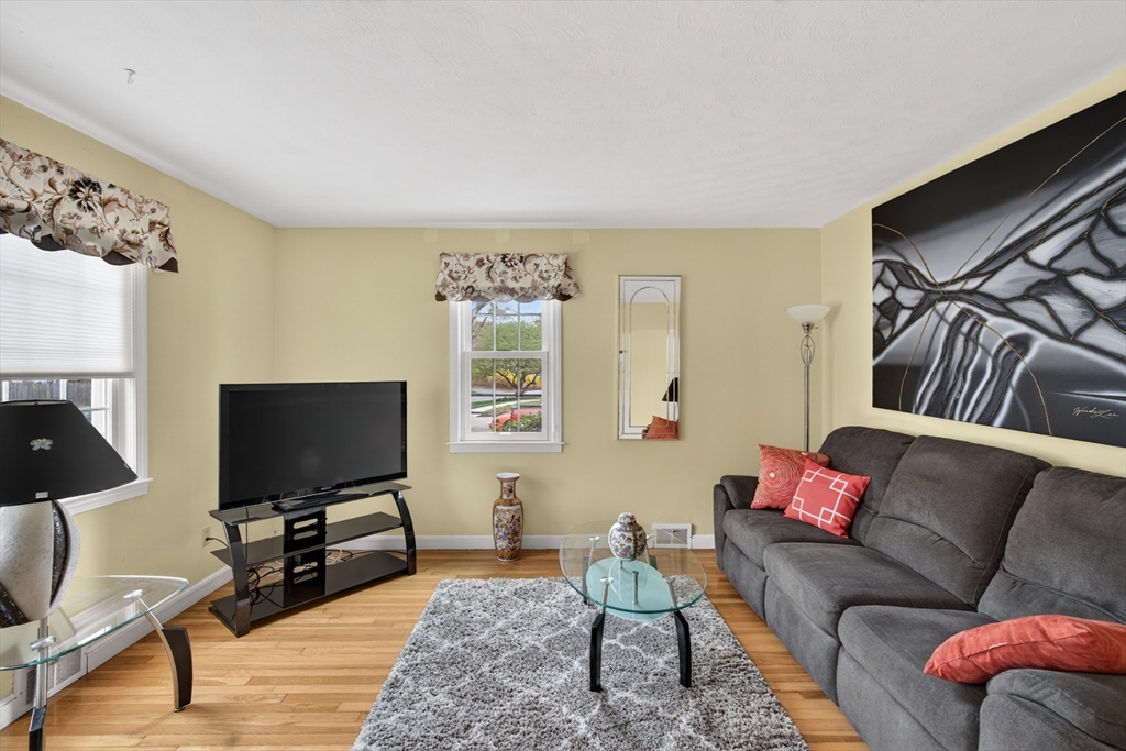 13 Hamilton Road Northborough, MA 01532 - Photo 11 of 40
