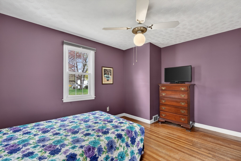 13 Hamilton Road Northborough, MA 01532 - Photo 22 of 40