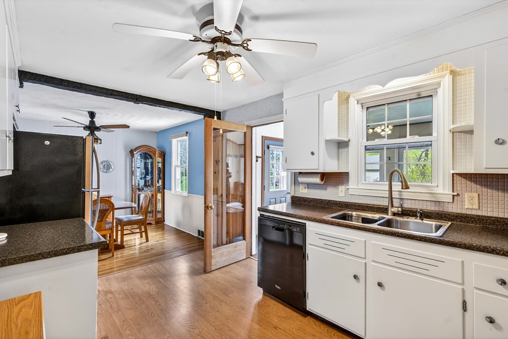 13 Hamilton Road Northborough, MA 01532 - Photo 3 of 40