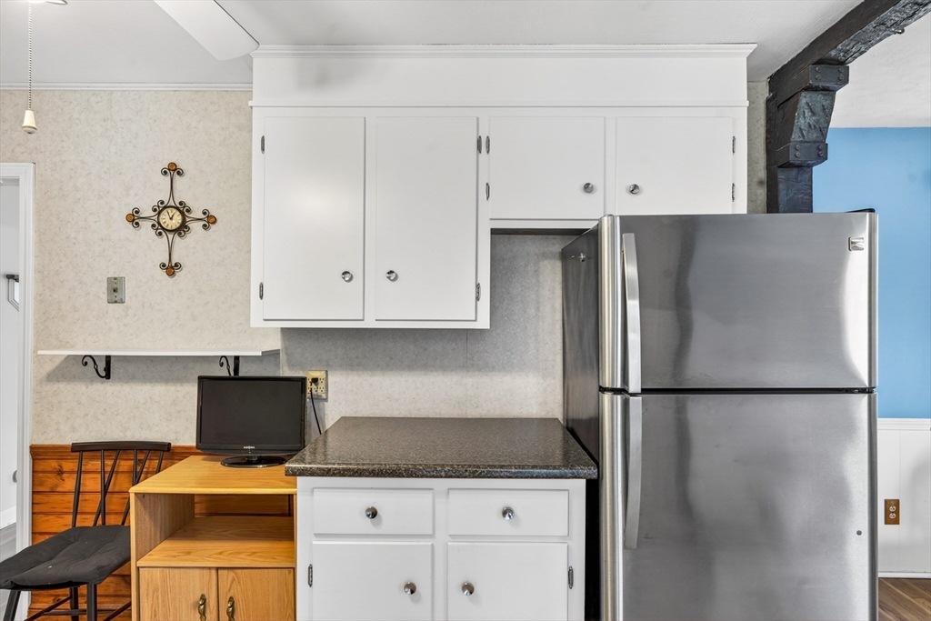 13 Hamilton Road Northborough, MA 01532 - Photo 4 of 40